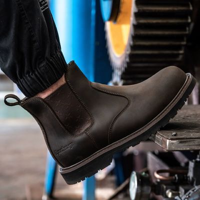 Chaussures de travail à la mode